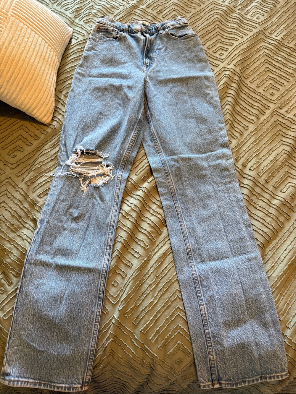 A&F straight leg jean 4Long